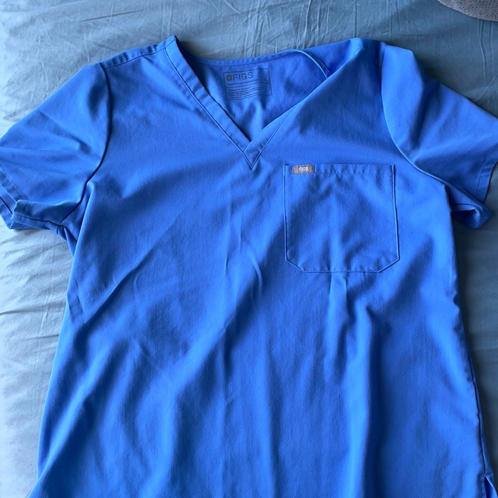 Figs Catarina One Pocket Scrub Top in Ceil Blue